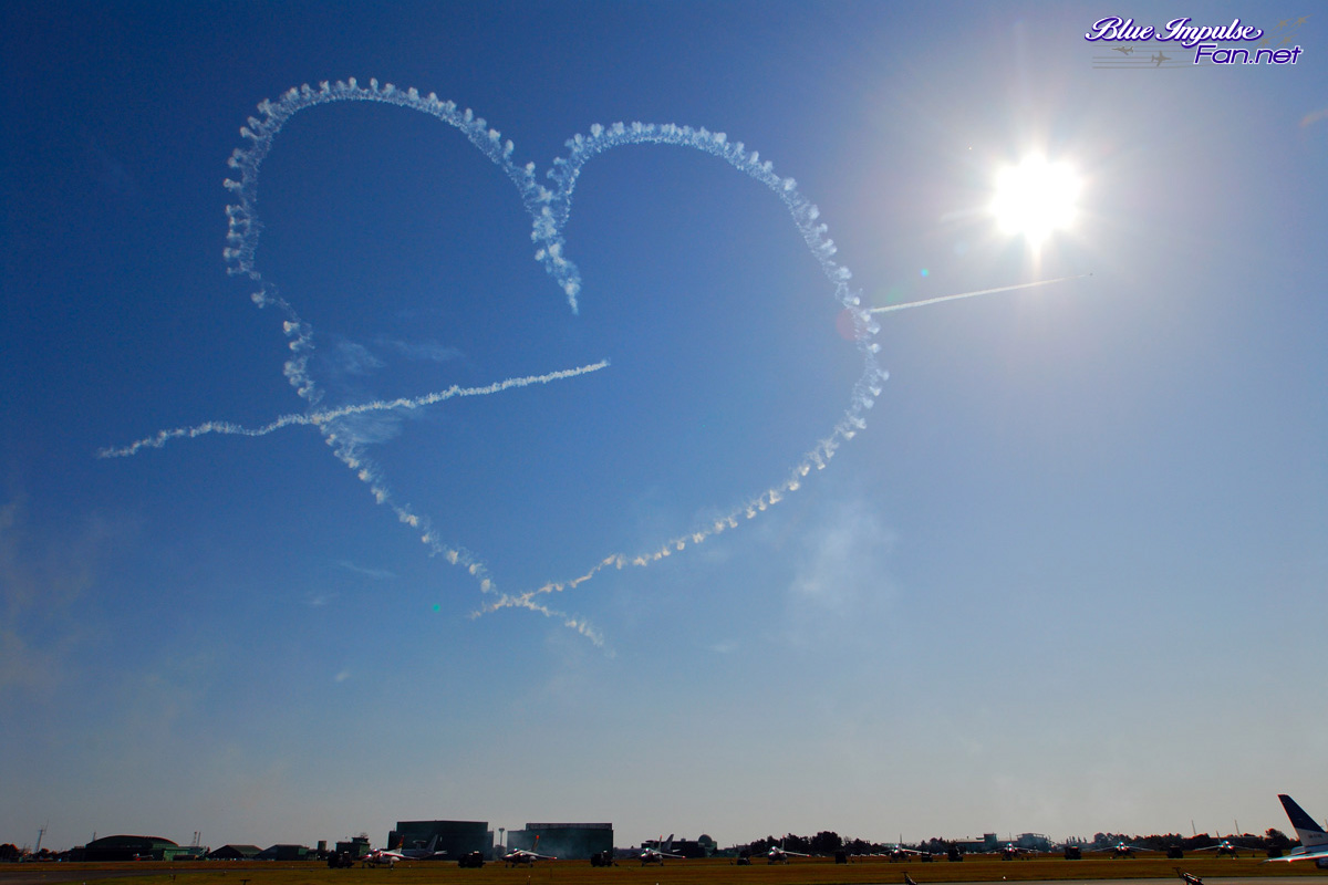 ブルーインパルス空撮写真館